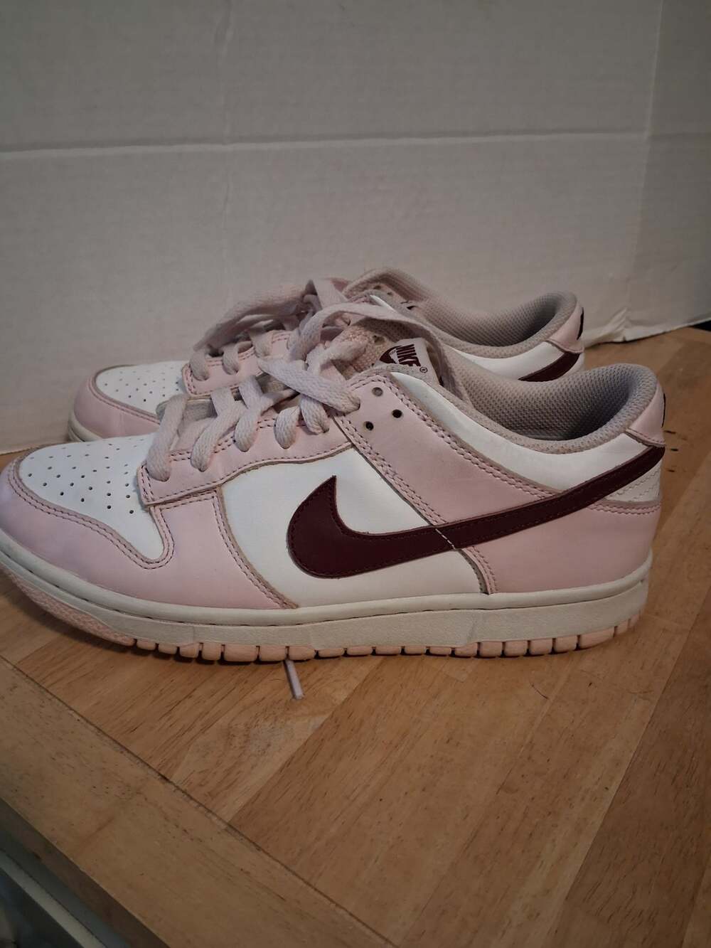 Nike pink white burgundy sneakers athletic shoes kids 7Y womens 8.5